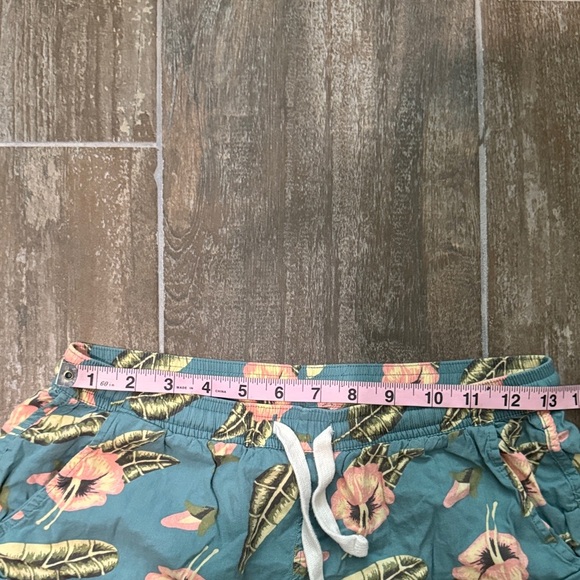 RVCA Teal and Pink Women's Athletic Shorts - Picture 7 of 7